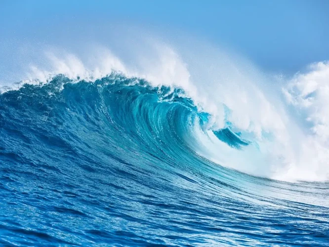 Interpretações Comuns De Sonhos Com O Mar Azul