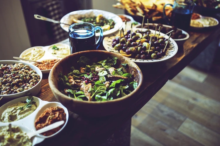 O Que Significa Sonhar Com Comida Cheia De Cabelo?