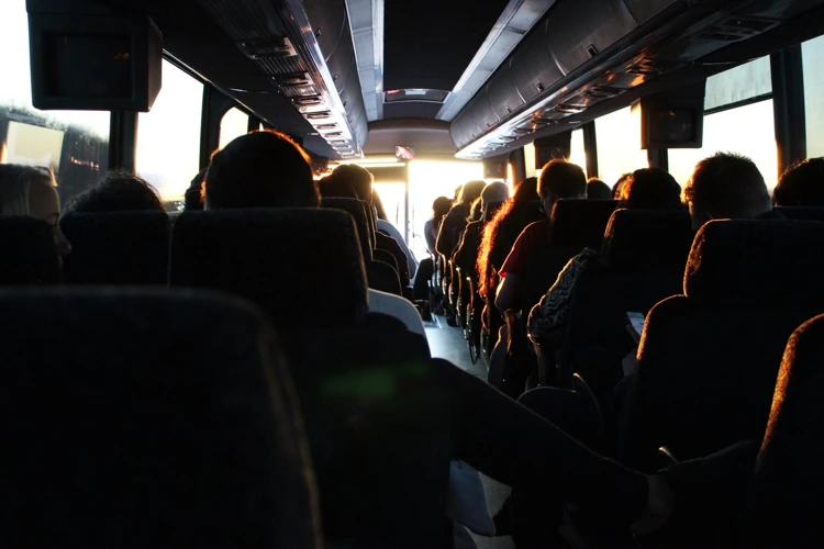 Situações Comuns Em Que As Pessoas Sonham Com Perder Um Ônibus