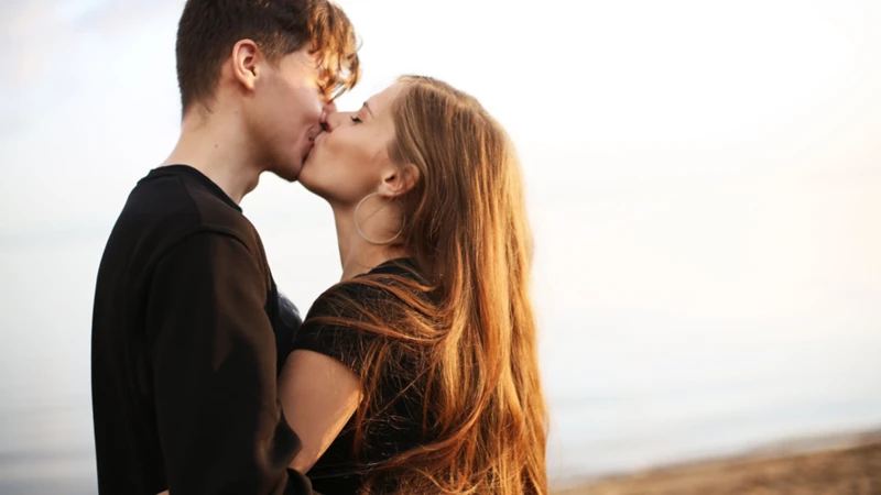 O Que É Sonhar Com Um Casal Se Beijando?